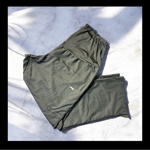 Grey’s Anatomy Maternity Active Style Scrub Pants in Black - Picture 3 of 4